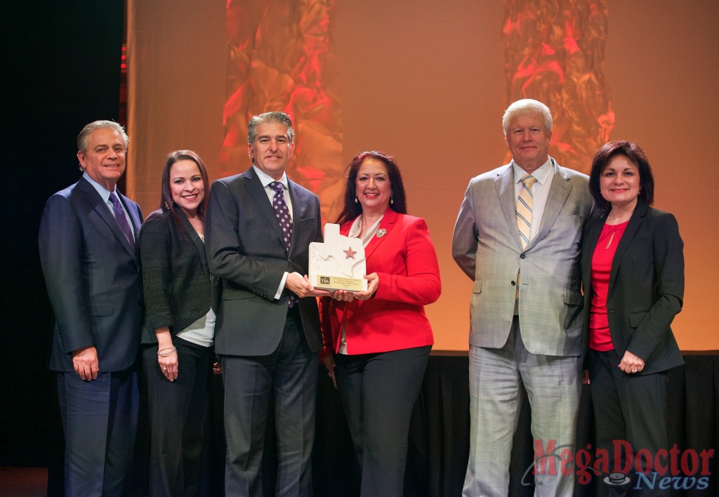 Doctors Hospital at Renaissance accepts the Texas Hospital Association Bill Aston Award for Quality at the 2016 THA  Annual Conference and Expo. [From left to right] Larry Safir, Chief Strategic Officer, DHR; Annette Ozuna, PharmD, DHR; Robert Martinez, M.D., Chief Medical Officer, DHR; Dora Vela, Director of Renaissance Care Link Clinic, DHR; Ted Shaw, President/CEO, THA; Linda Resendez, VP of Clinical Integration, DHR.  