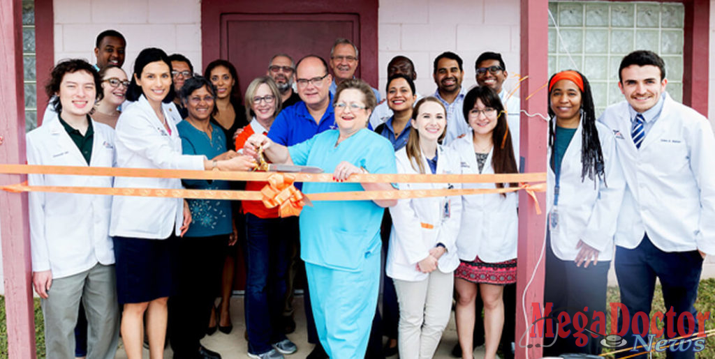 Students at The University of Texas Rio Grande Valley School of Medicine on Saturday celebrated the opening of its first student-run clinic at Proyecto Desarrollo Humano in Peñitas. The students will offer free primary healthcare services, under the supervision of UTRGV School of Medicine clinical faculty, to residents of the Pueblo de Palmas neighborhood and surrounding communities.